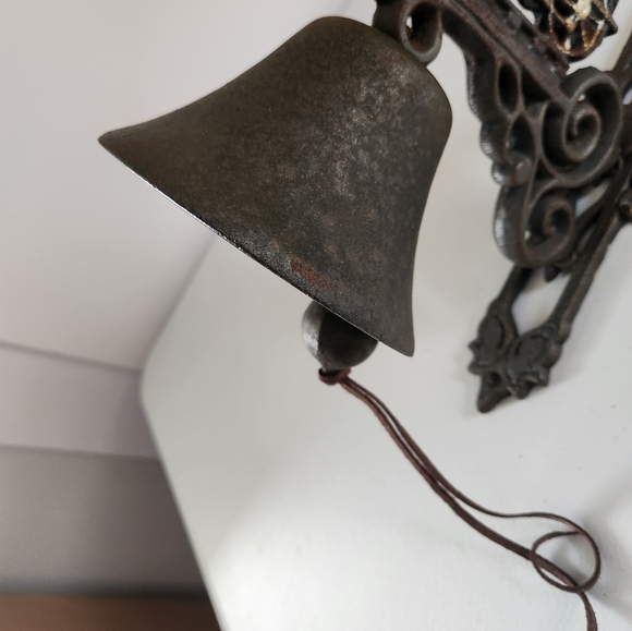 Vintage Door Bell Train Locomotive Cast Iron Rustic Farmhouse Wall Mount Dinner - Picture 7 of 10